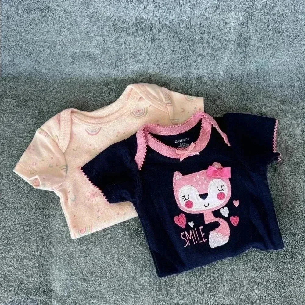 Set of 2 Onesies NWOT 0-3m
